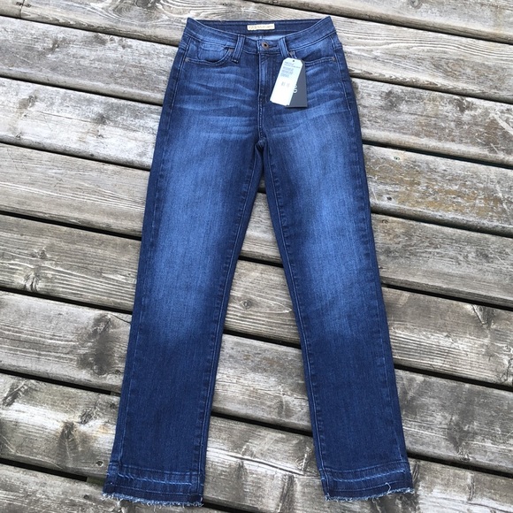 NWT Guess Nicole Straight Jeans - Picture 2 of 12